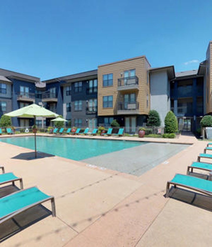 Oaks 5th Street Crossing City Station Garland 1222+ for 1 & 2 Beds