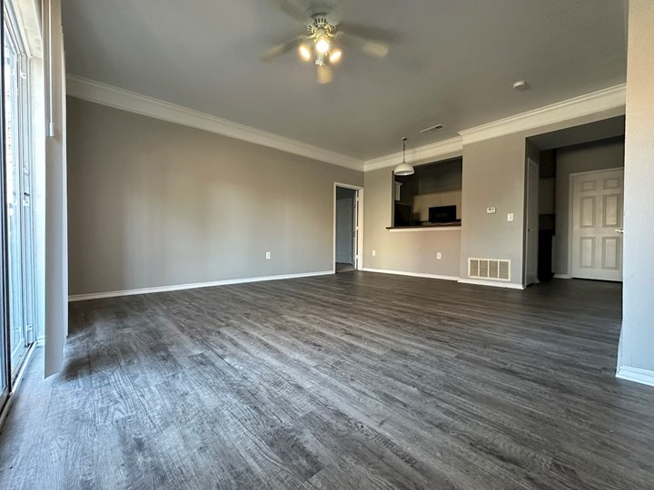 Meadow Parc Dallas 1310+ for 2, 3 & 4 Bed Apts