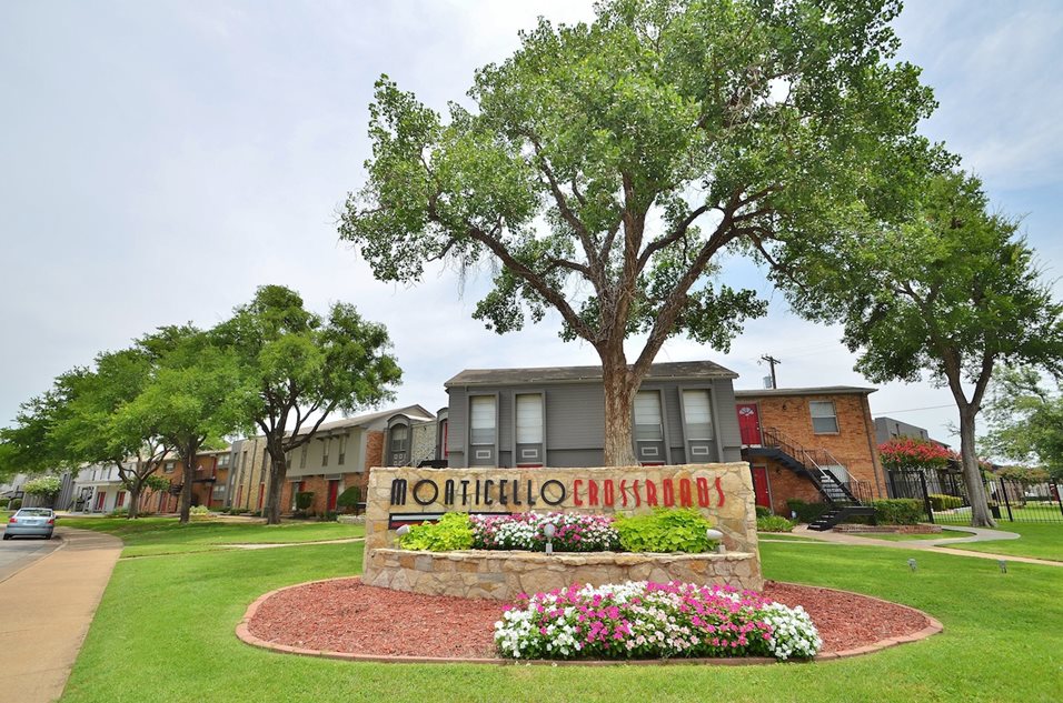 Monticello Crossroads Apartment