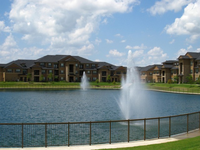 Falls at Copper Lake - Exterior - Photo 5 of 21