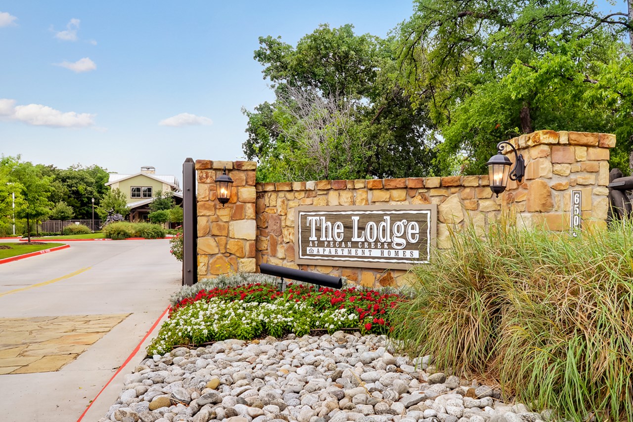 Lodge at Pecan Creek - Entrance - Photo 2 of 17