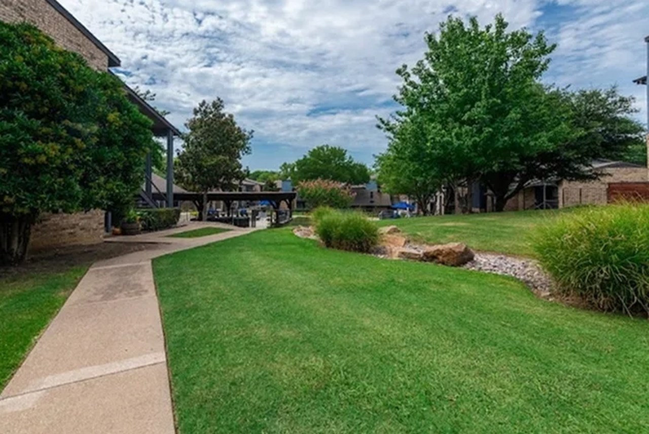 Rise Fossil Creek - Courtyard - Photo 5 of 18