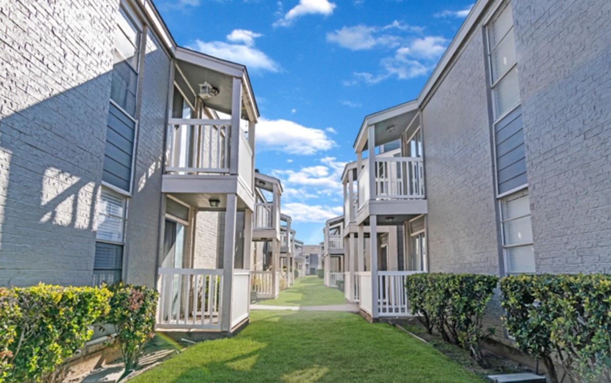 Sagamore - Exterior - Photo 3 of 15