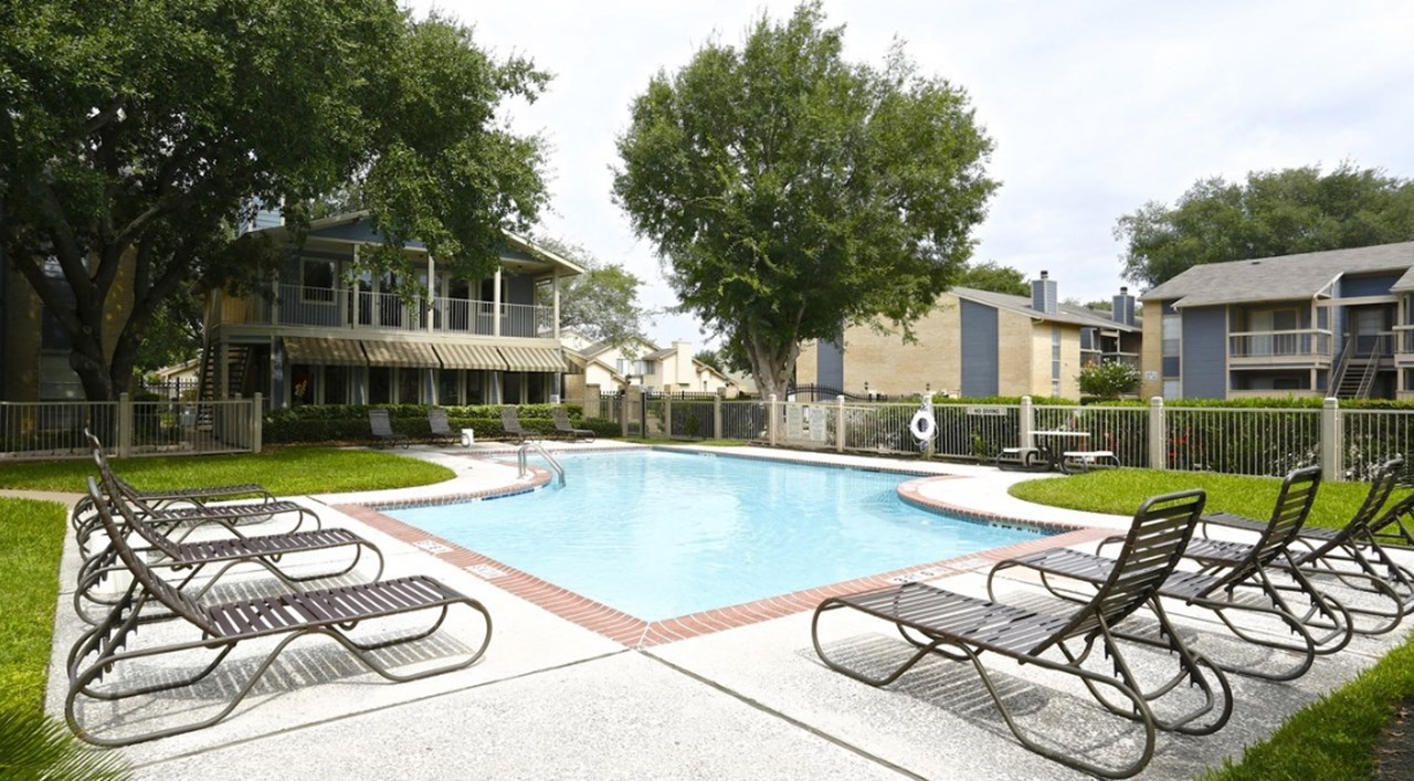 Windchase Hamlet - Houston, TX - Photo 1 of 11