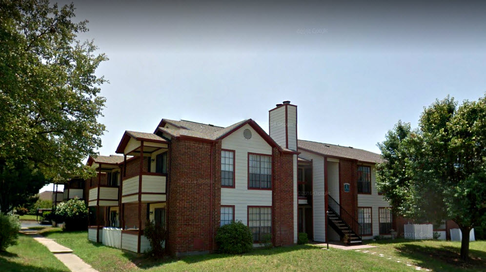 Bromley Apartments Granbury 899+ for 1 & 2 Bed Apts