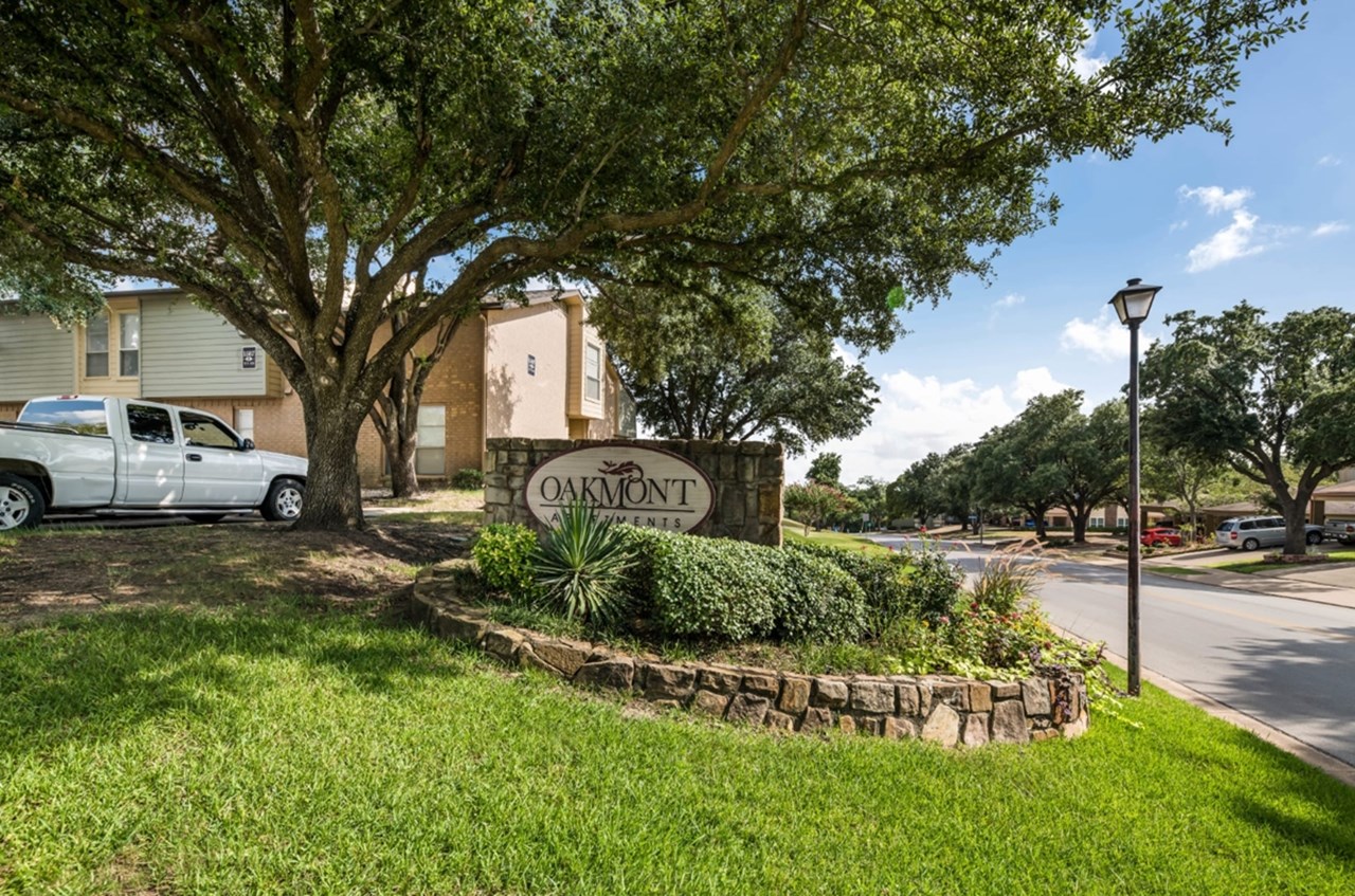 Westdale Hills Oakmont - Hurst, TX - Photo 1 of 22
