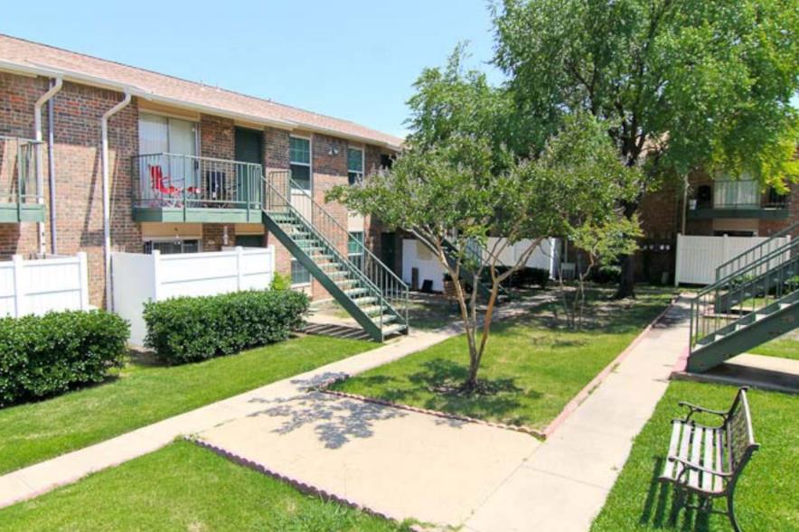 Lakeside Village Wylie 1190+ for 1 & 2 Bed Apts