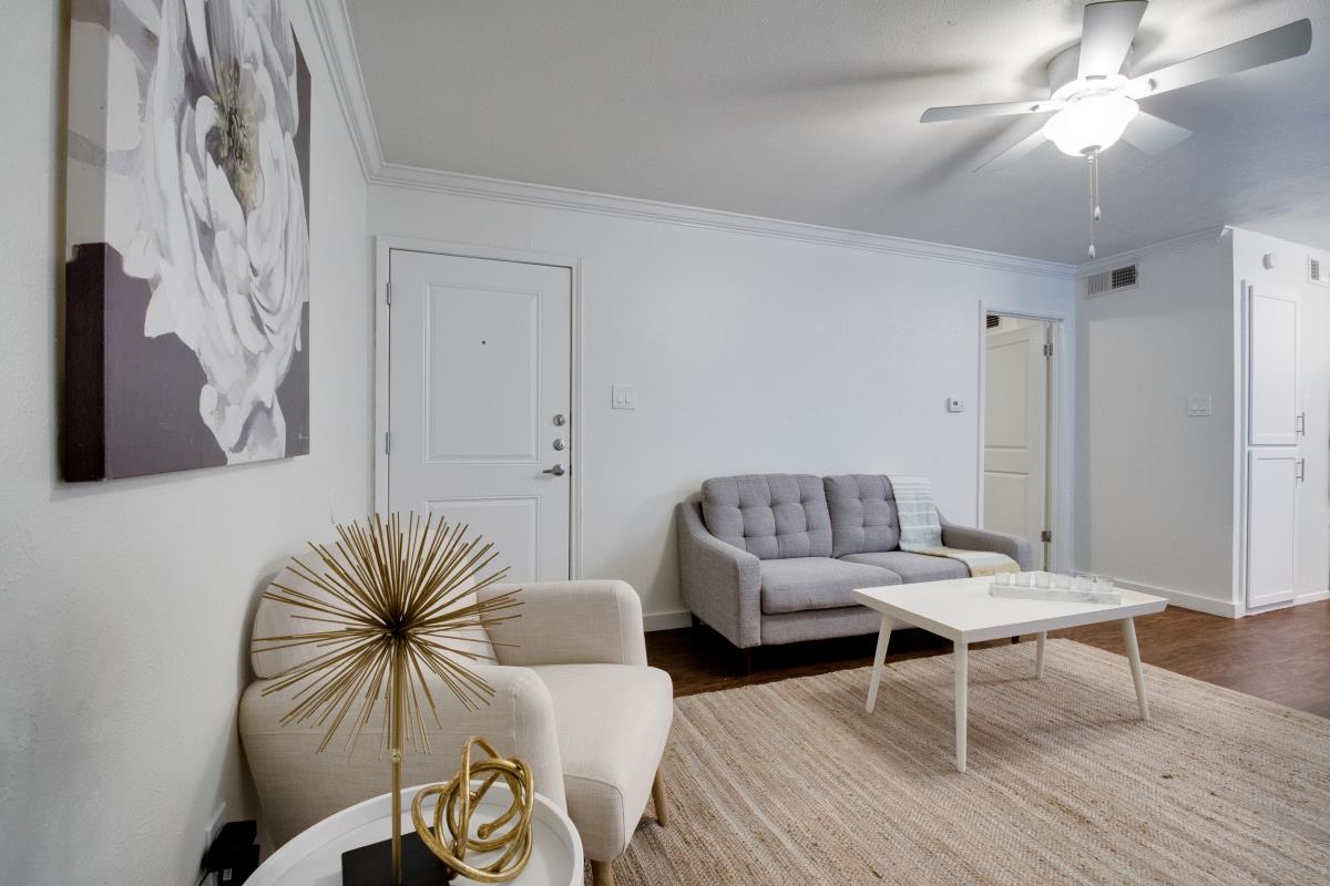 West 1901 - Living - Photo 5 of 14