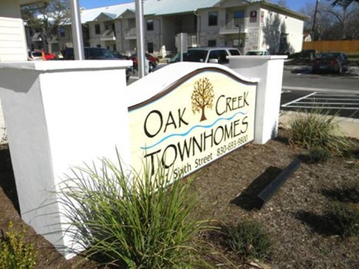 Oak Creek Townhomes