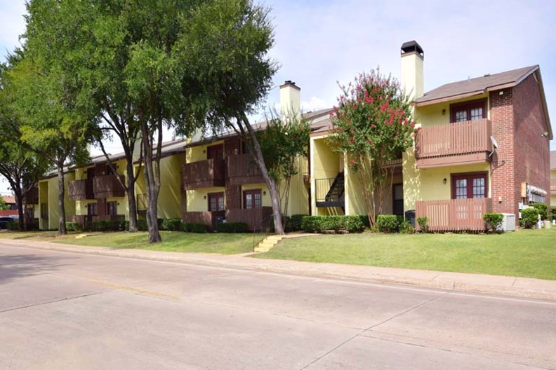 Rolling Hills Place Apartments