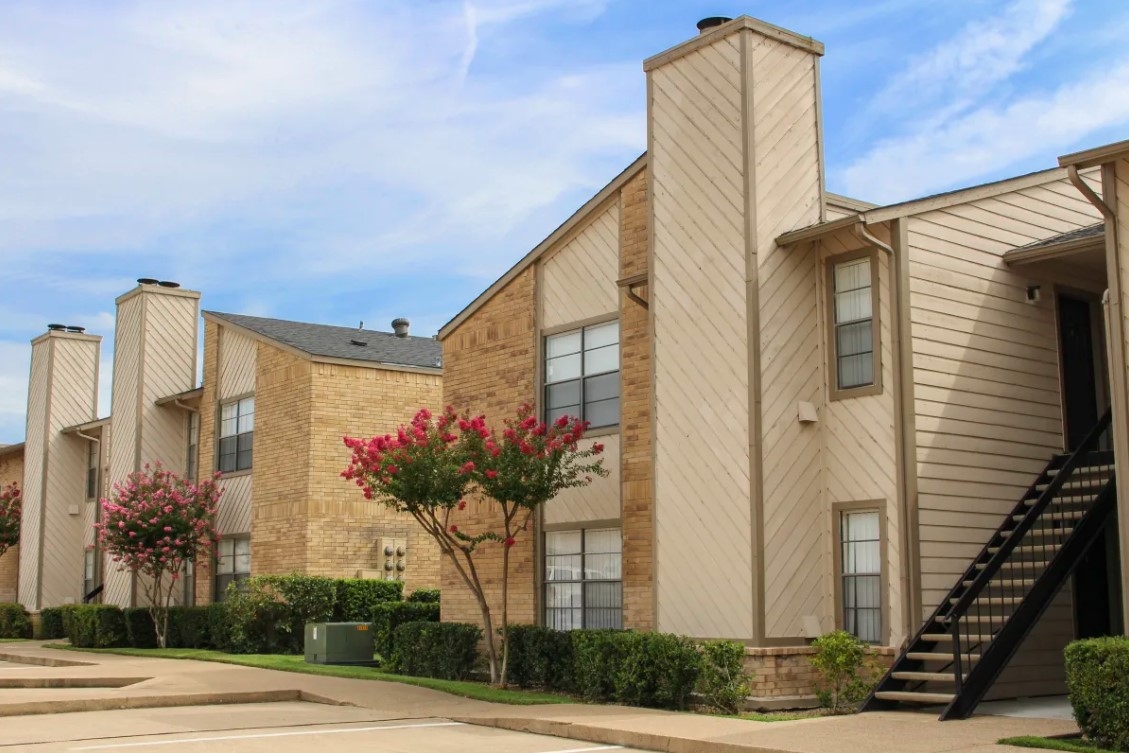 Gateway Place Garland 1180+ for 1, 2 & 3 Bed Apts
