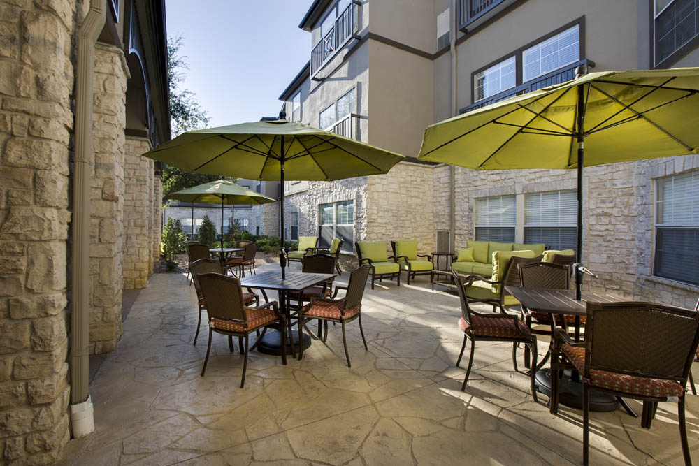 Reserve at North Dallas - Lounge - Photo 6 of 33