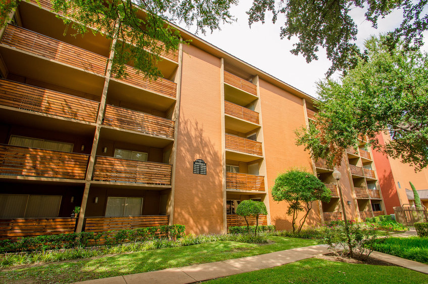 Seville at Bellmar Apartment