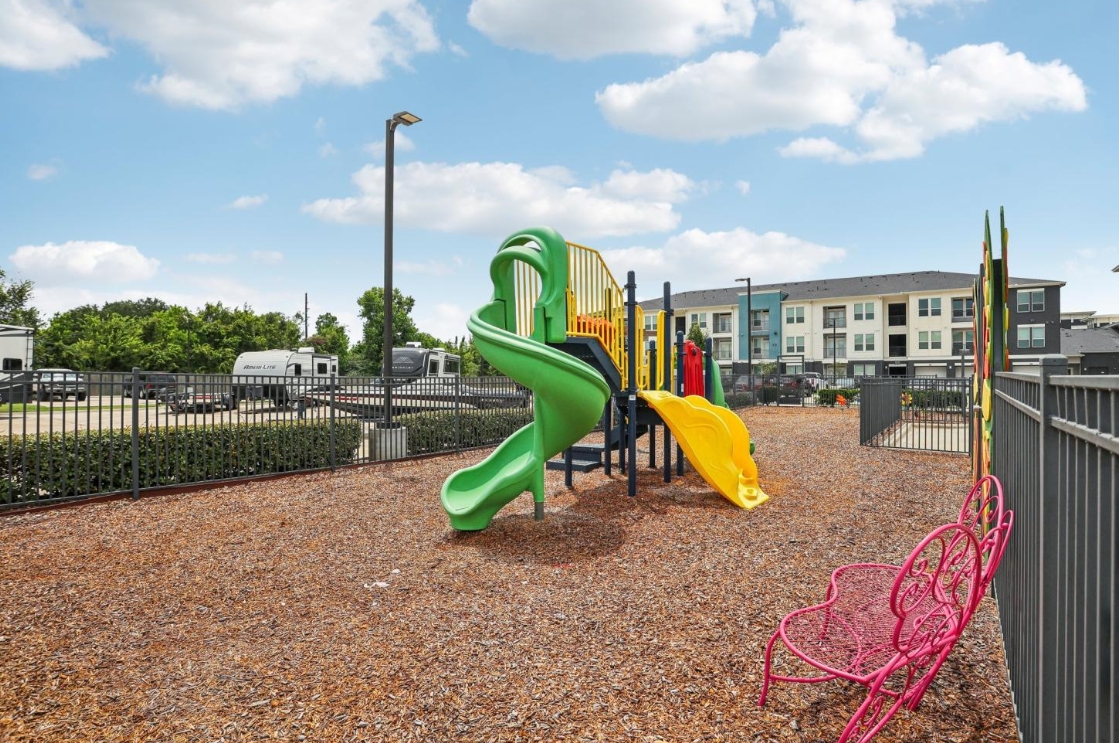 Vista at Southwinds - Playground - Photo 4 of 19