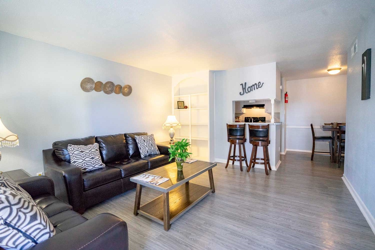 Quail Creek I - Living/Dining - Photo 8 of 15