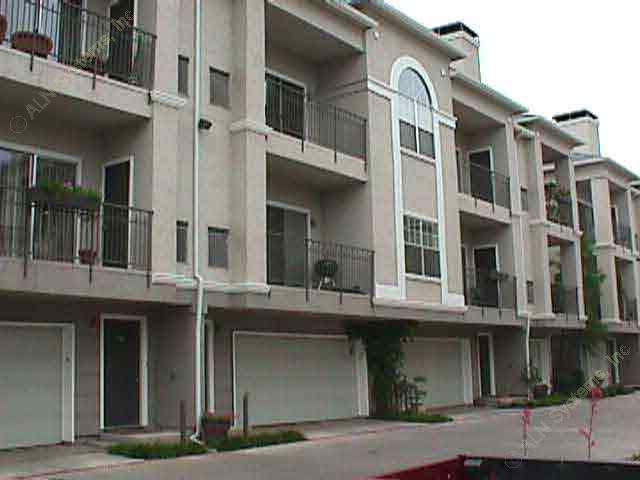 Topaz Townhomes Apartment