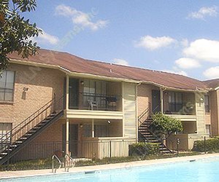 Falls of Bellaire Houston View Floorplans, Photos & More