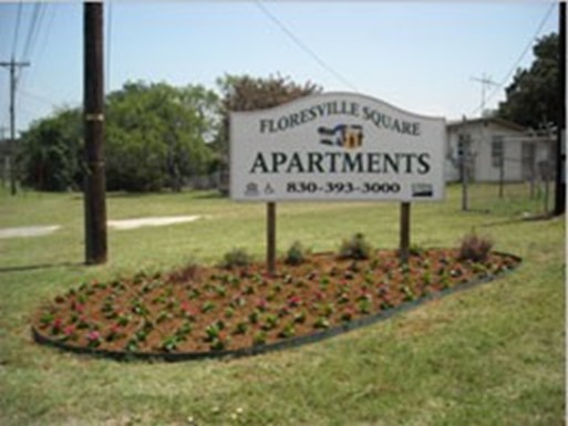 Floresville Square Apartments