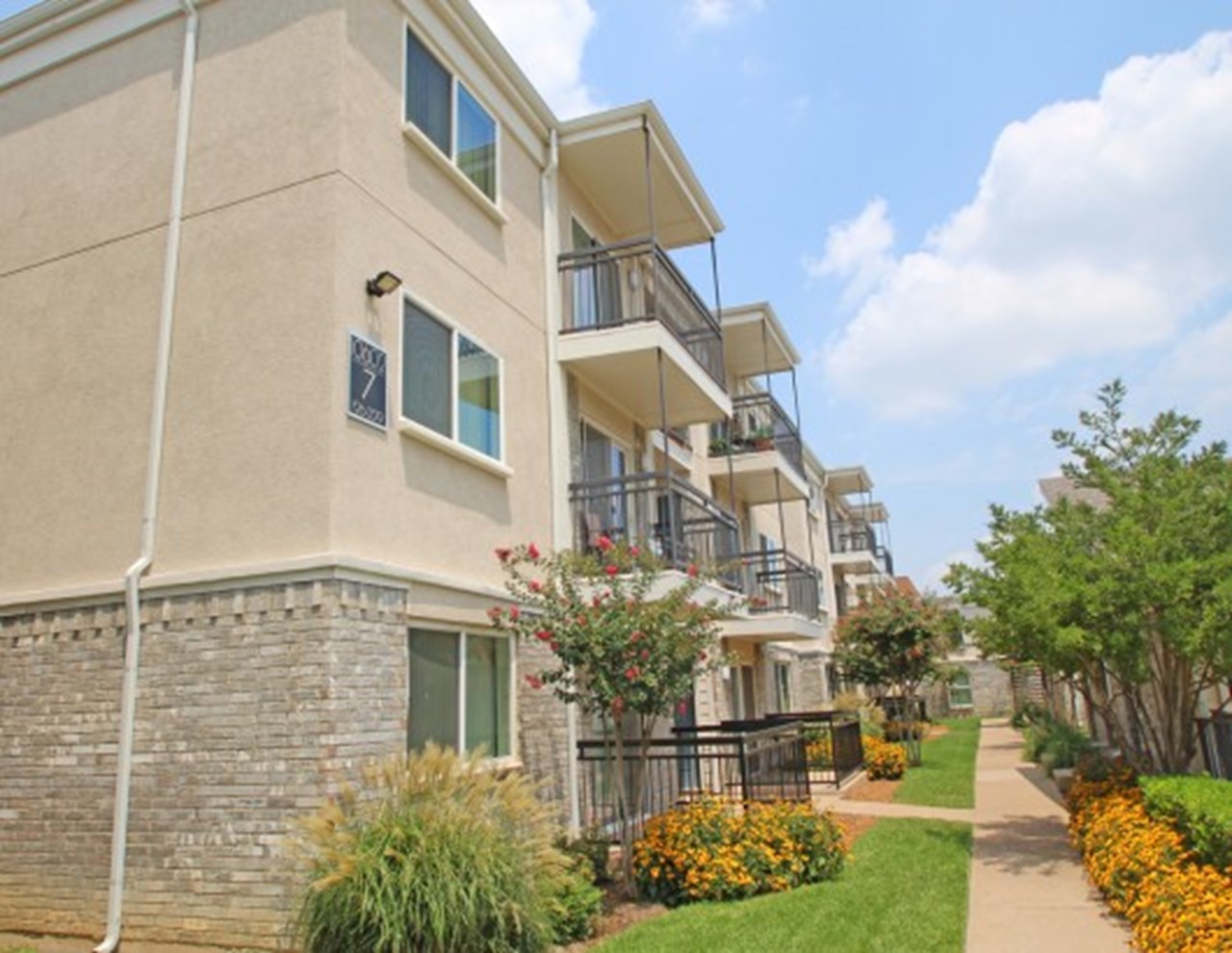 Woodbridge - Dallas, TX - Photo 1 of 34