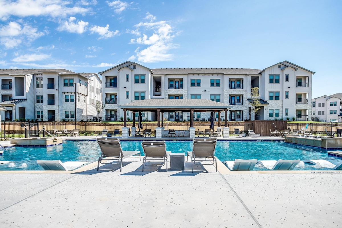 Chisholm Trace Cleburne 1086+ for 1 & 2 Bed Apts