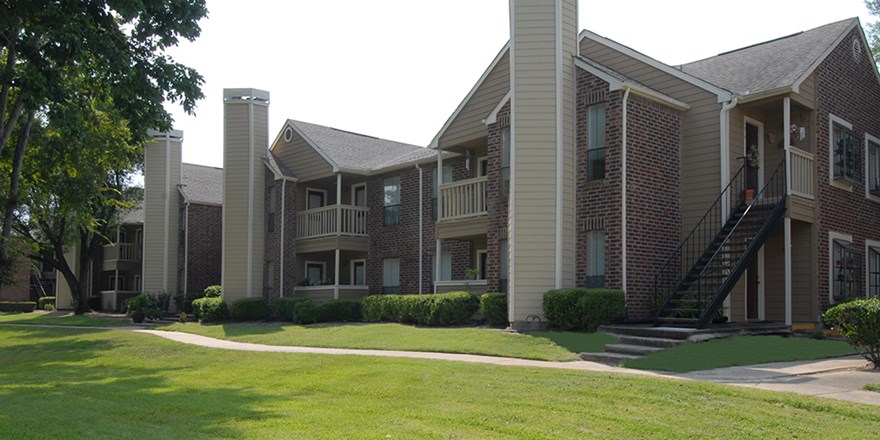 Woods on the Fairway Apartments