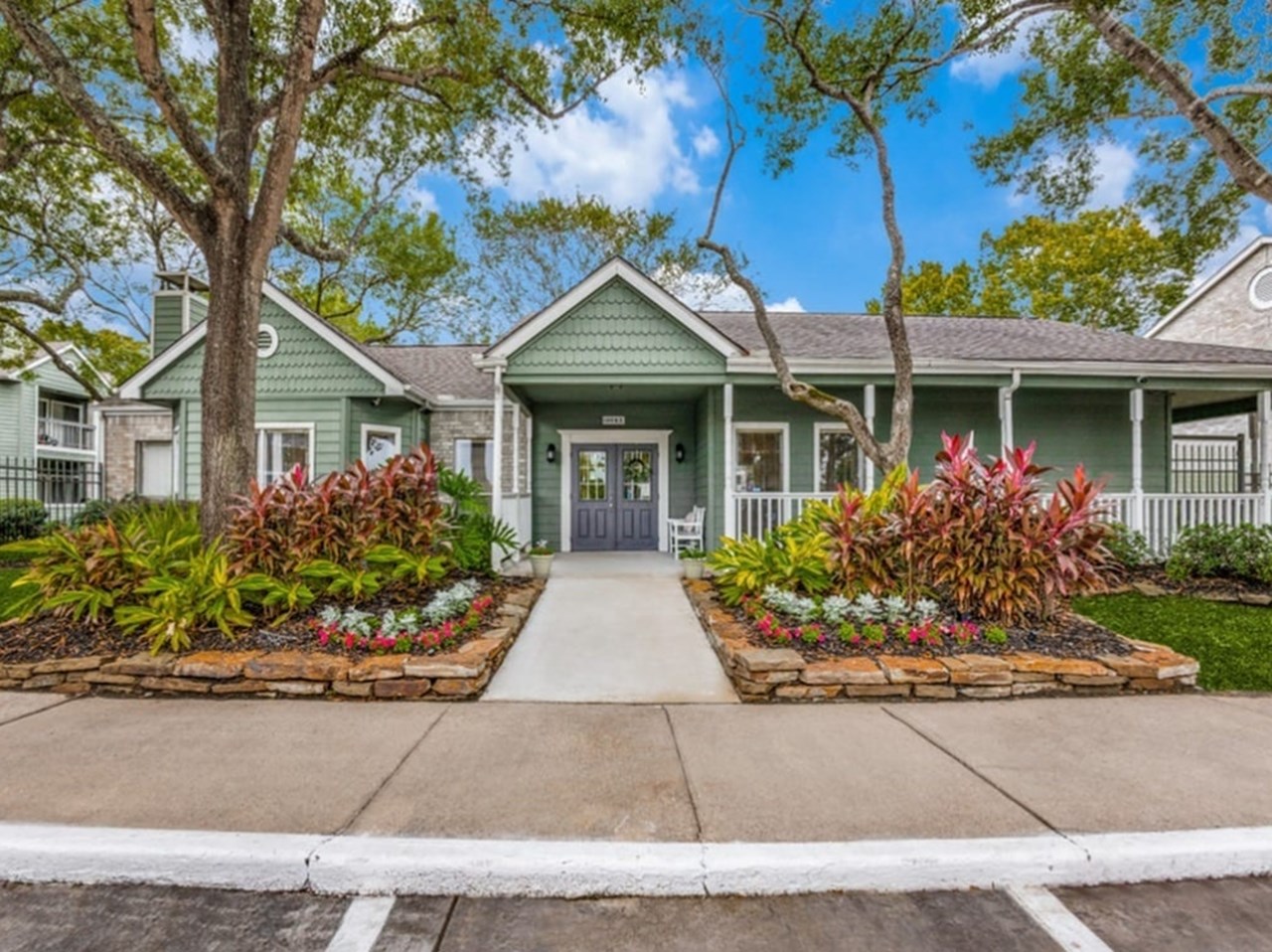Bellevue at Clear Creek - Friendswood, TX - Photo 1 of 23