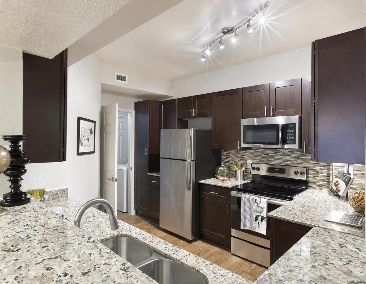 Gables at Central Park - Kitchen - Photo 8 of 8