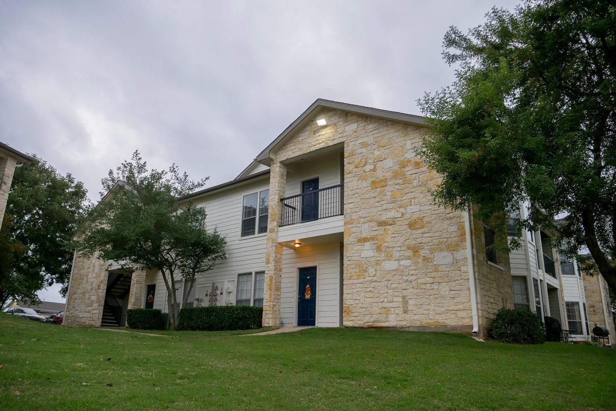 Lakehouse - Exterior - Photo 2 of 6