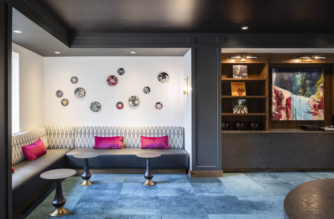 Emeline Heights - Lounge - Photo 6 of 37