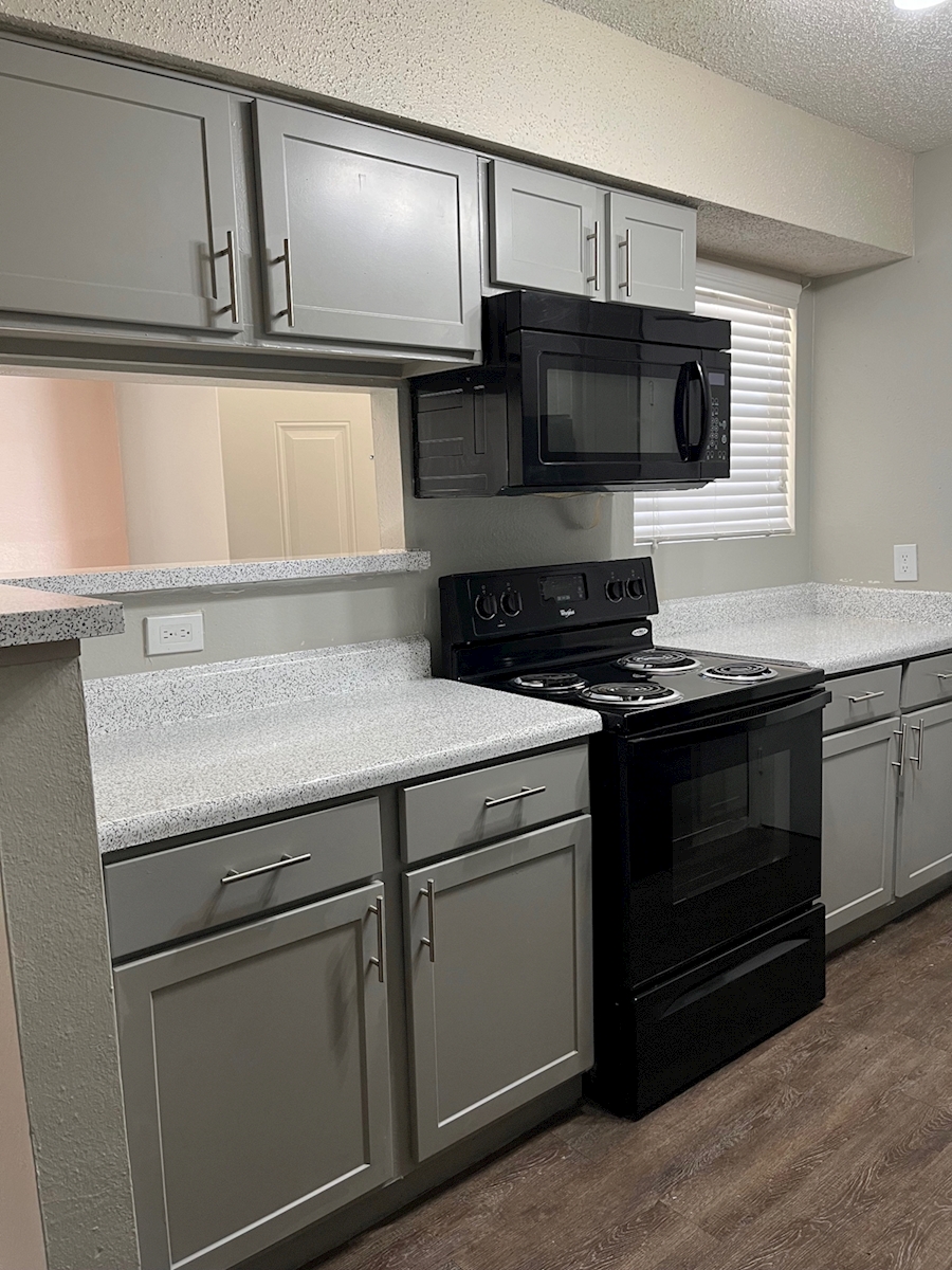 Cobble Hill - Kitchen with window - Photo 8 of 11