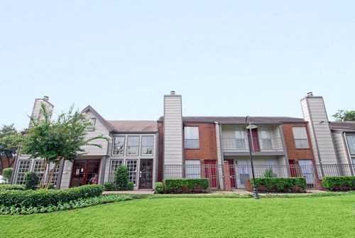 Richmond Chase Apartment