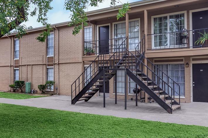 Gessner Park - Exterior - Photo 4 of 10