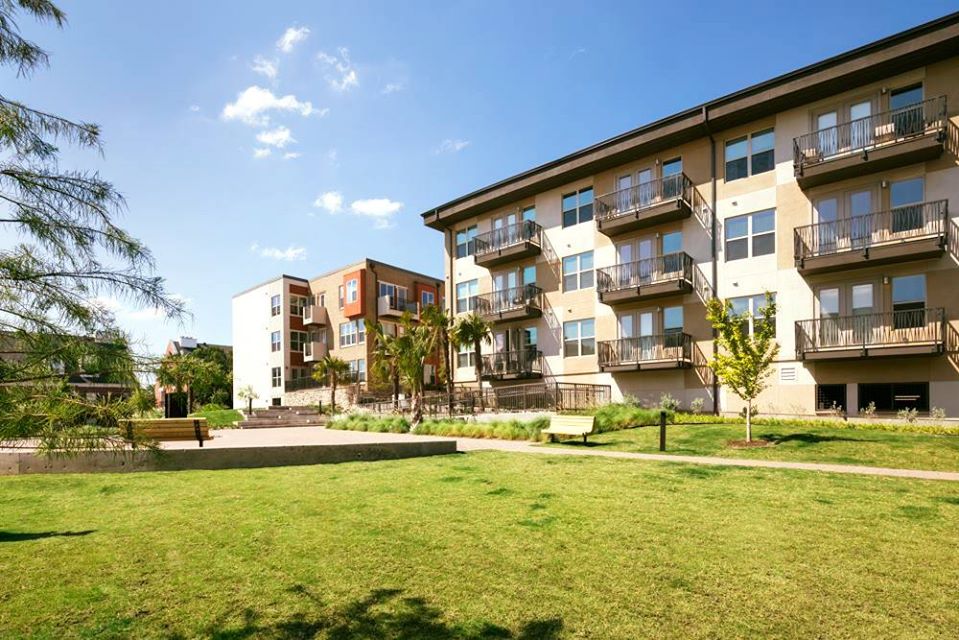 Windsor West Lemmon Dallas 1285+ for 1 & 2 Bed Apts