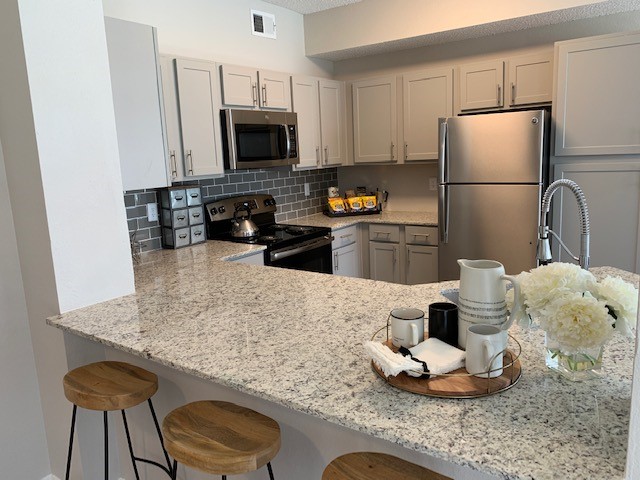 Benton - Kitchen - Photo 7 of 22