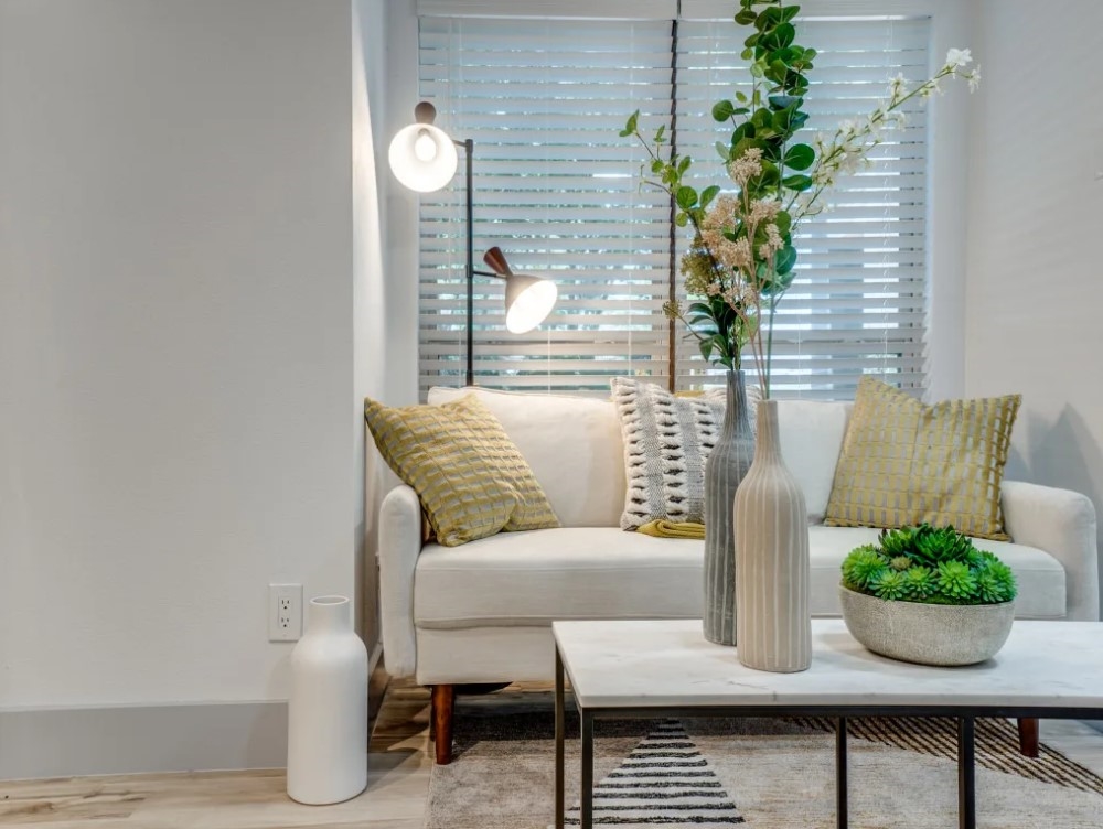 Parea Oak Lawn - Living - Photo 5 of 12