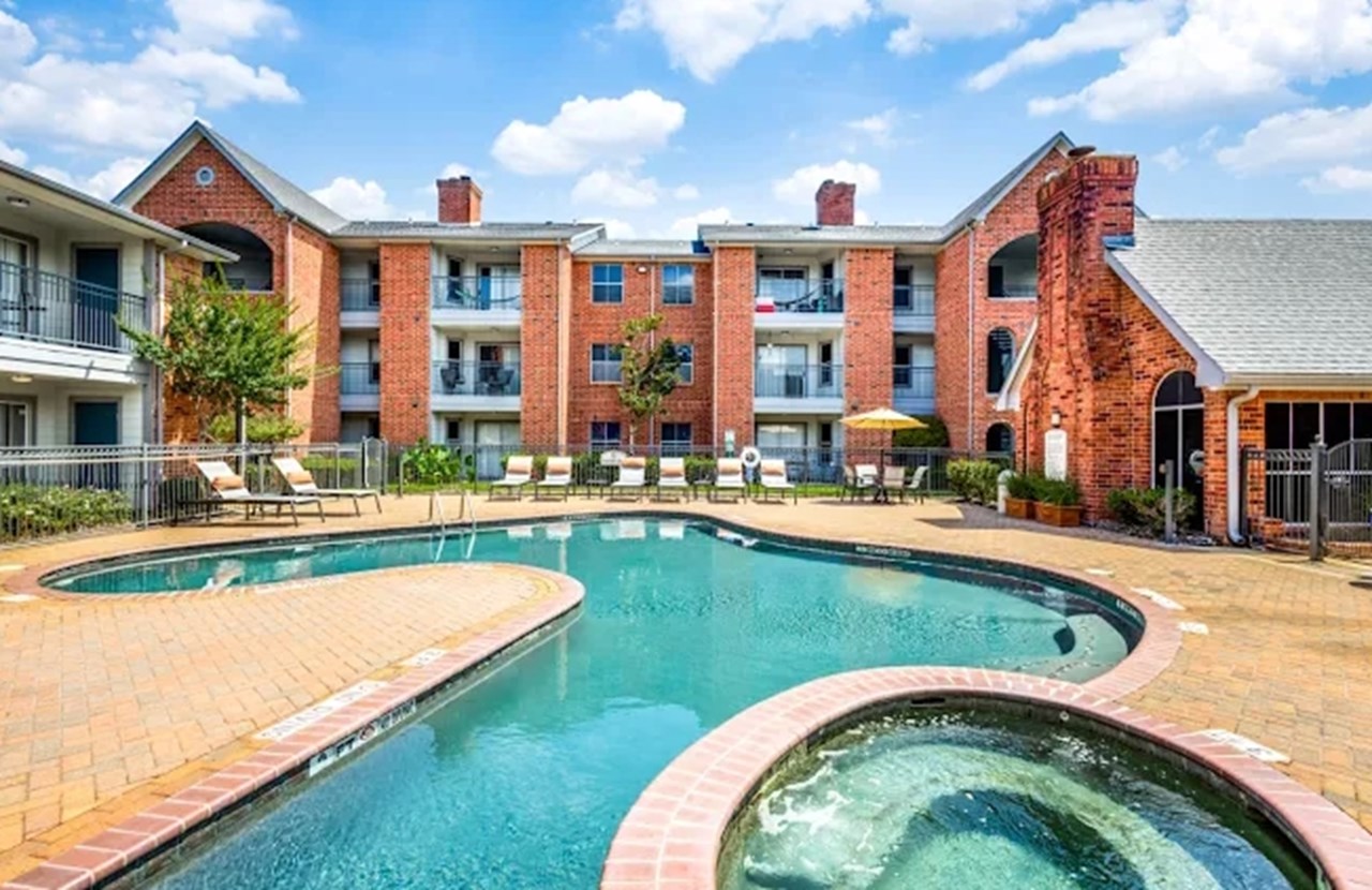 Monarch Medical Center - Houston, TX - Photo 1 of 19