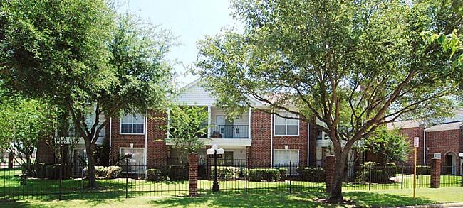 Savannah Place I & II Apartment