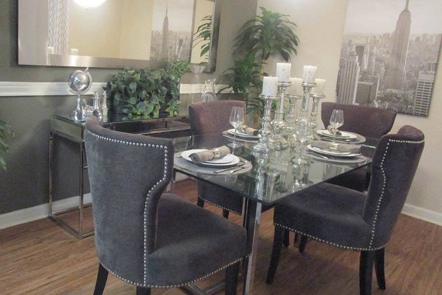 Kendall Manor - Dining - Photo 8 of 10