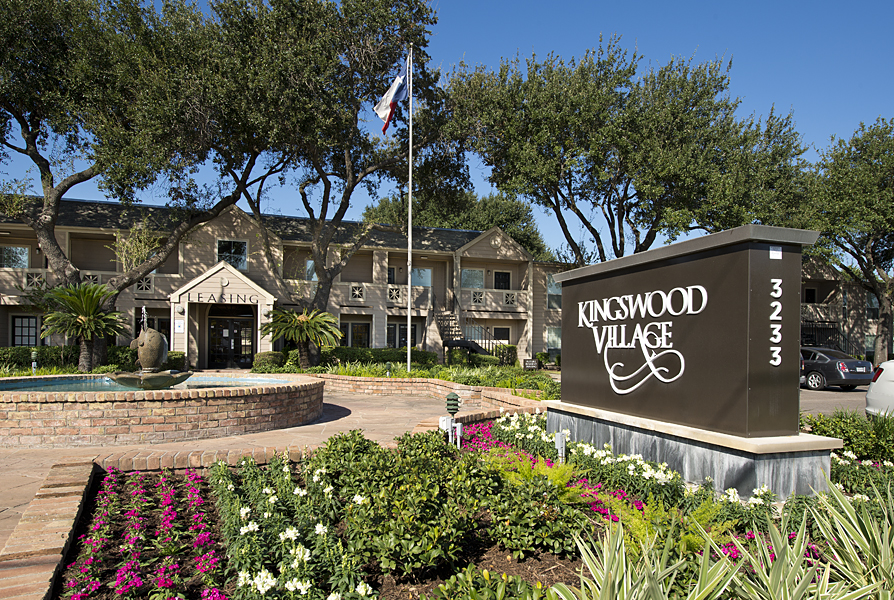 Kingswood Village Houston 799+ for 1 & 2 Bed Apts