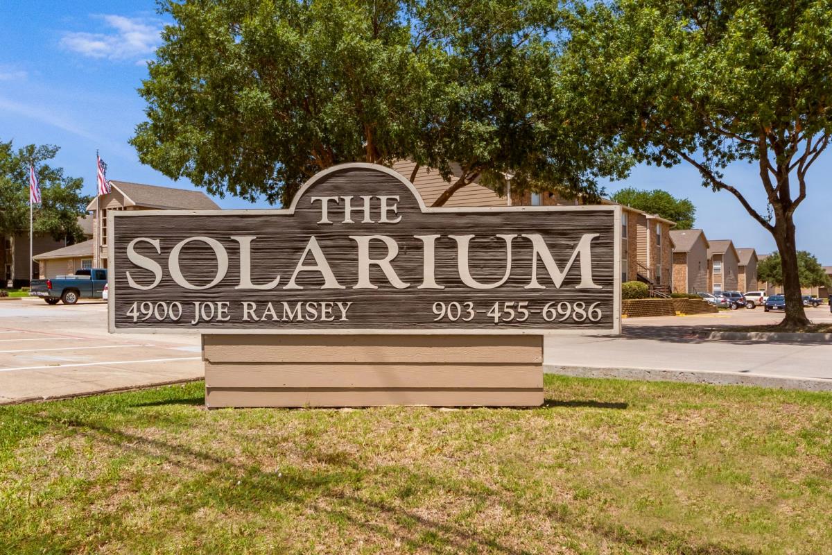Solarium Apartments Greenville 925+ for 1 & 2 Bed Apts