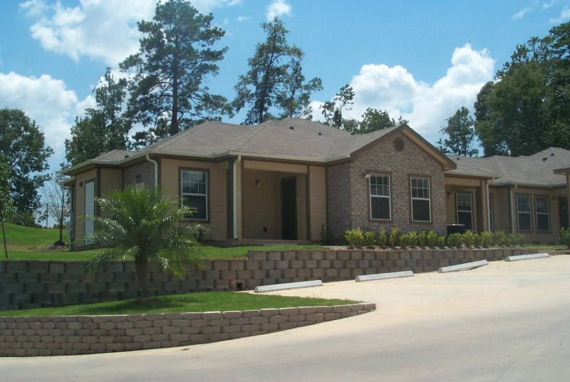Woodside Manor Conroe 1290+ for 1 & 2 Bed Apts