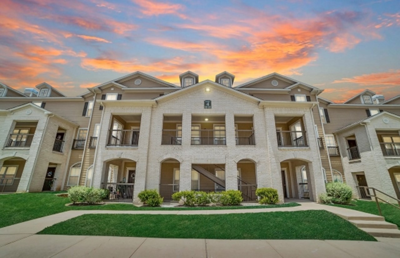 Silverton Village - Ennis, TX - Photo 1 of 16