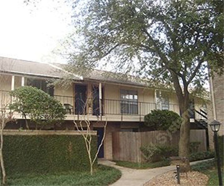 2929 Dunvale Houston 829+ for 1 & 2 Bed Apts