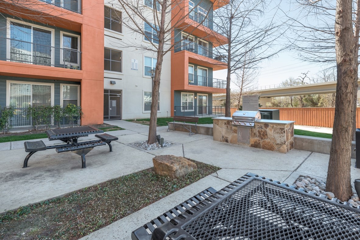 Archer Medical District - Grilling Area - Photo 4 of 25