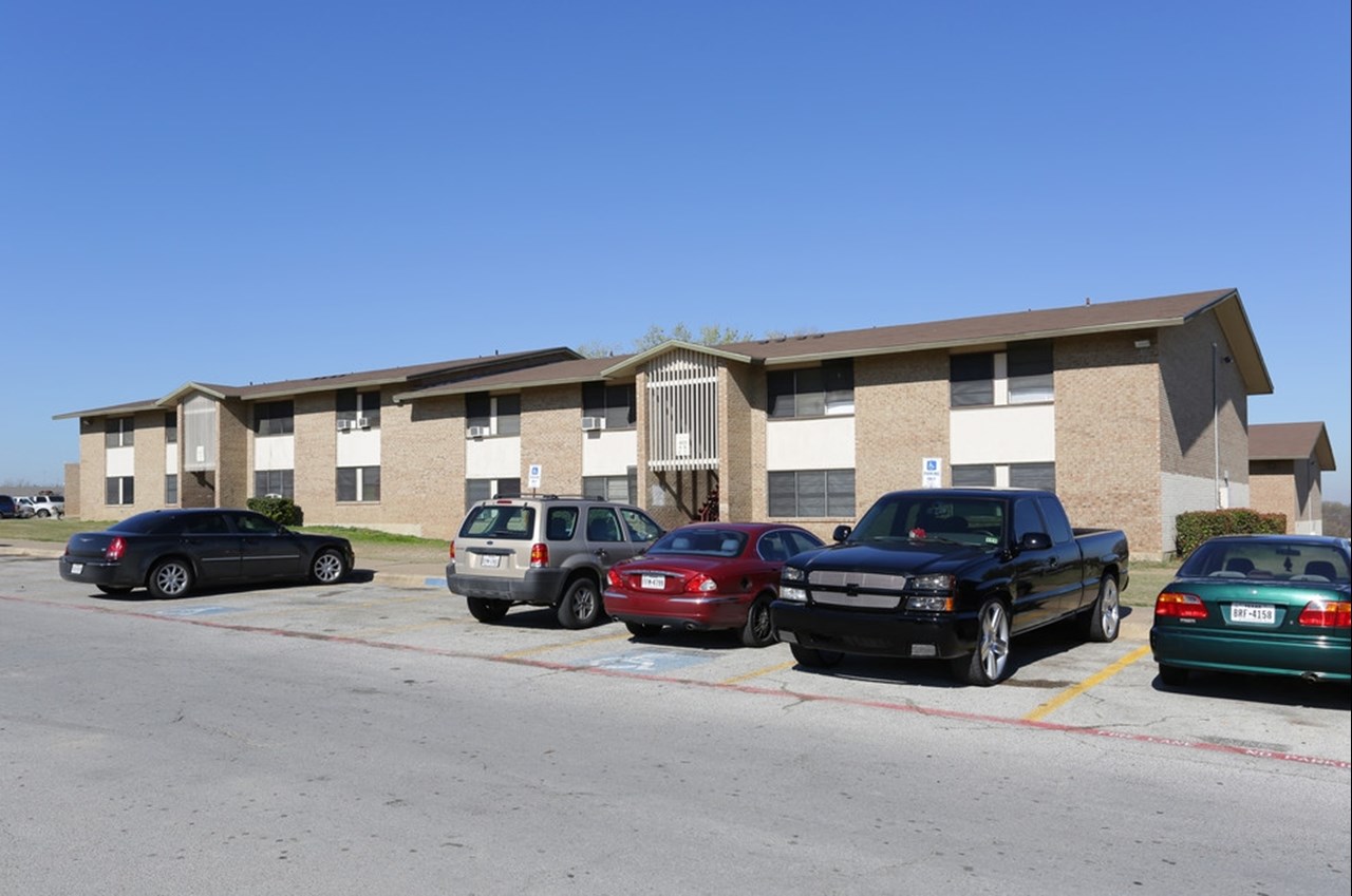 Vista Terraza - Grand Prairie, TX - Photo 1 of 2