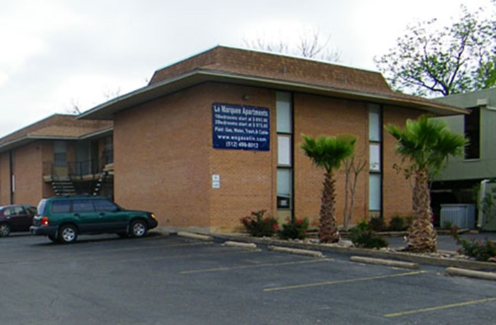 Hyde Park Court Apartments