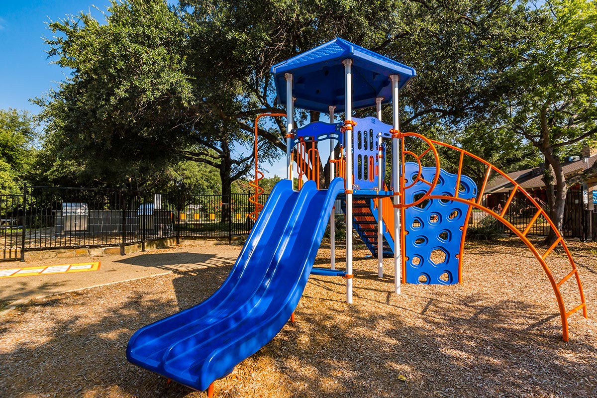 Estara - Playground - Photo 7 of 22