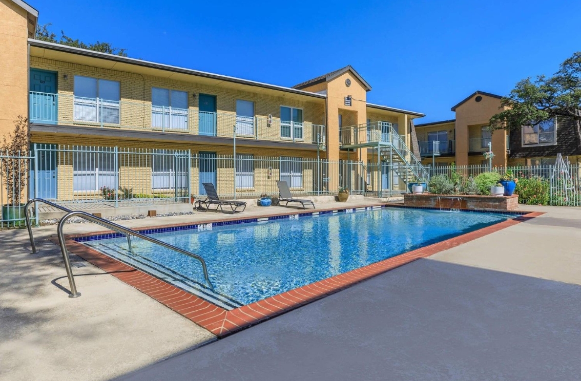 Bella Vista Park - Pool - Photo 8 of 27