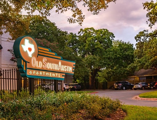 Old South - Entrance - Photo 2 of 9