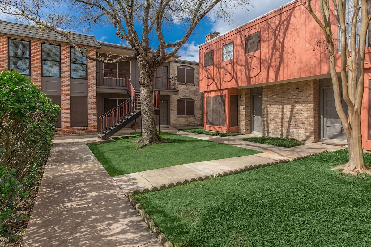 Quarter San Antonio 1086+ for 1, 2 & 3 Bed Apts